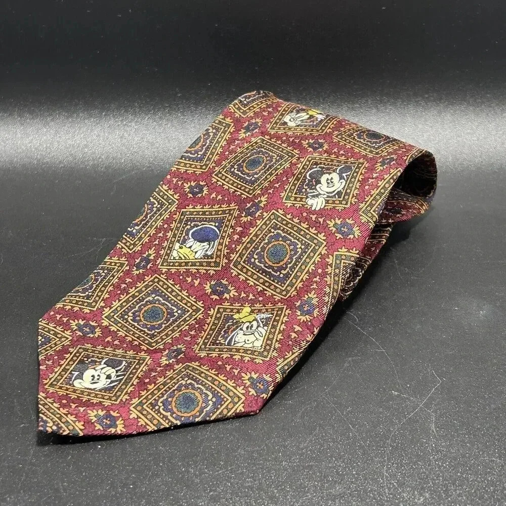 The Disney Store Tie Menโs 60โ L 4โ W Mickey Goofy Donald Print 100% Silk